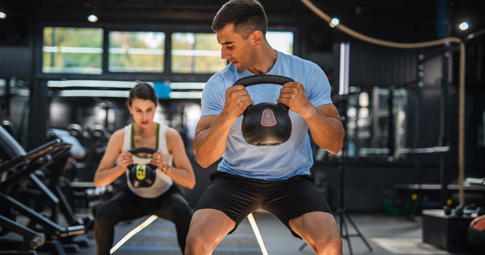 Η-άσκηση-που-προτείνει-μια-personal-trainer-για-δύναμη-και-ισορροπία-μετά-τα-60